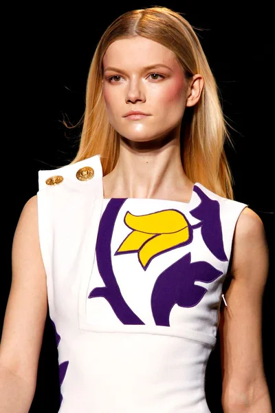 Look 17